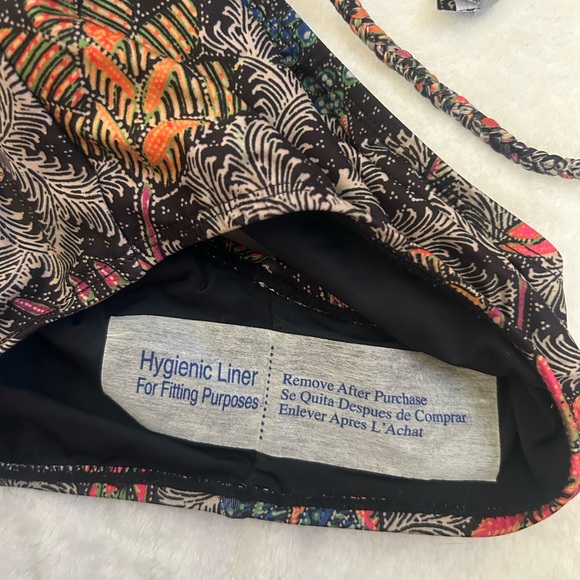 Allihop Anthropologie Lace Front Tropical Floral
Bathing Suit Size XS - Picture 4 of 8